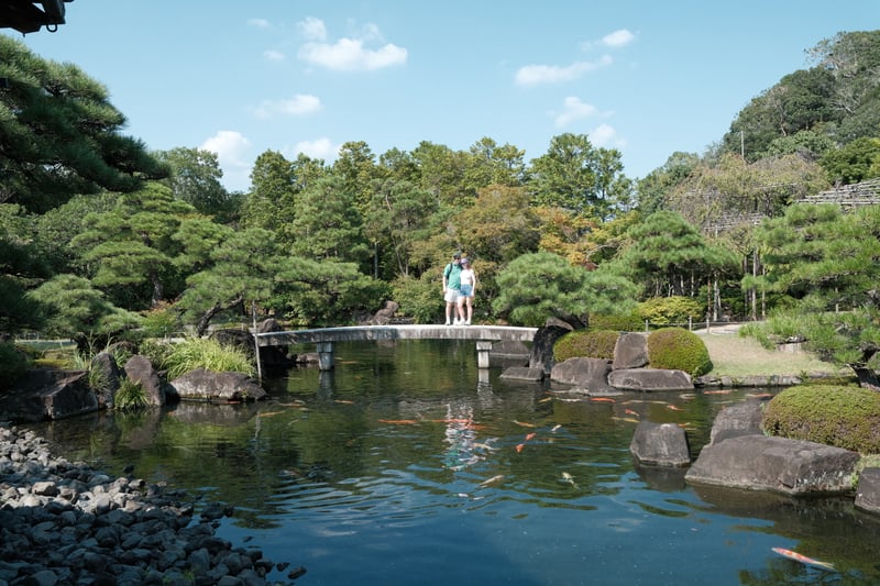 好古園 池を渡る石橋