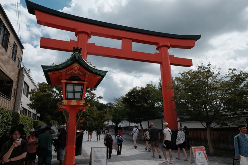 伏見稲荷 参道の大鳥居